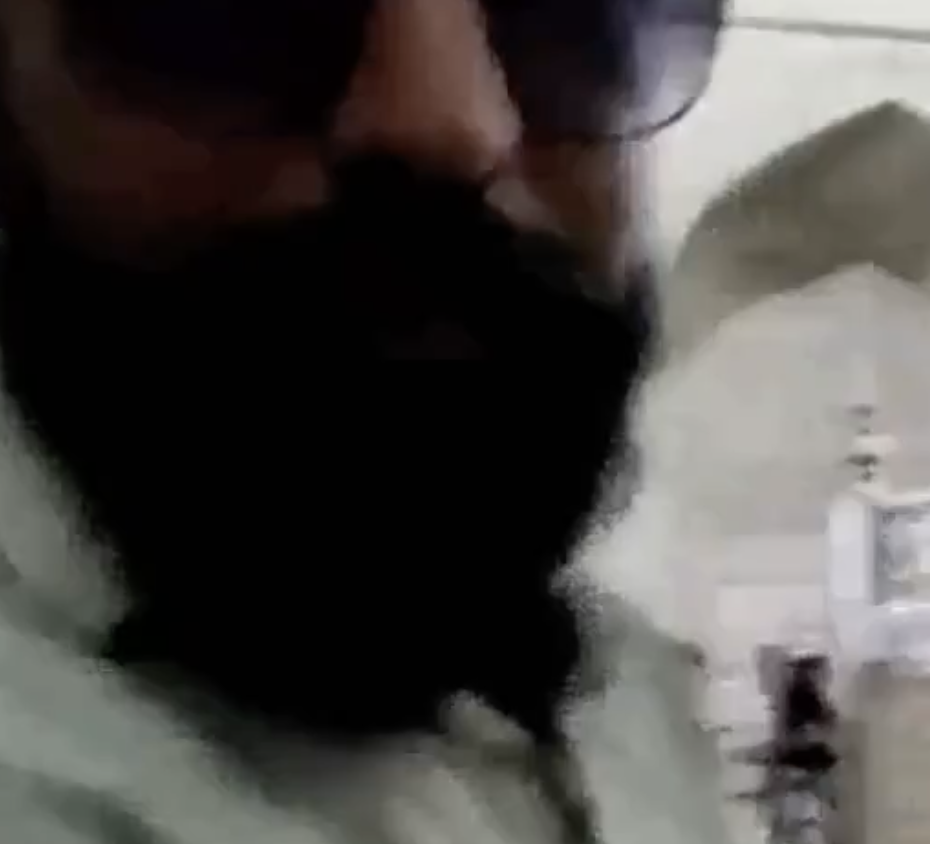 Karni Sena Member Gaurav Chauhan Performs Ritual at Taj Mahal, Threatens to Burn Nearby Muslim Areas