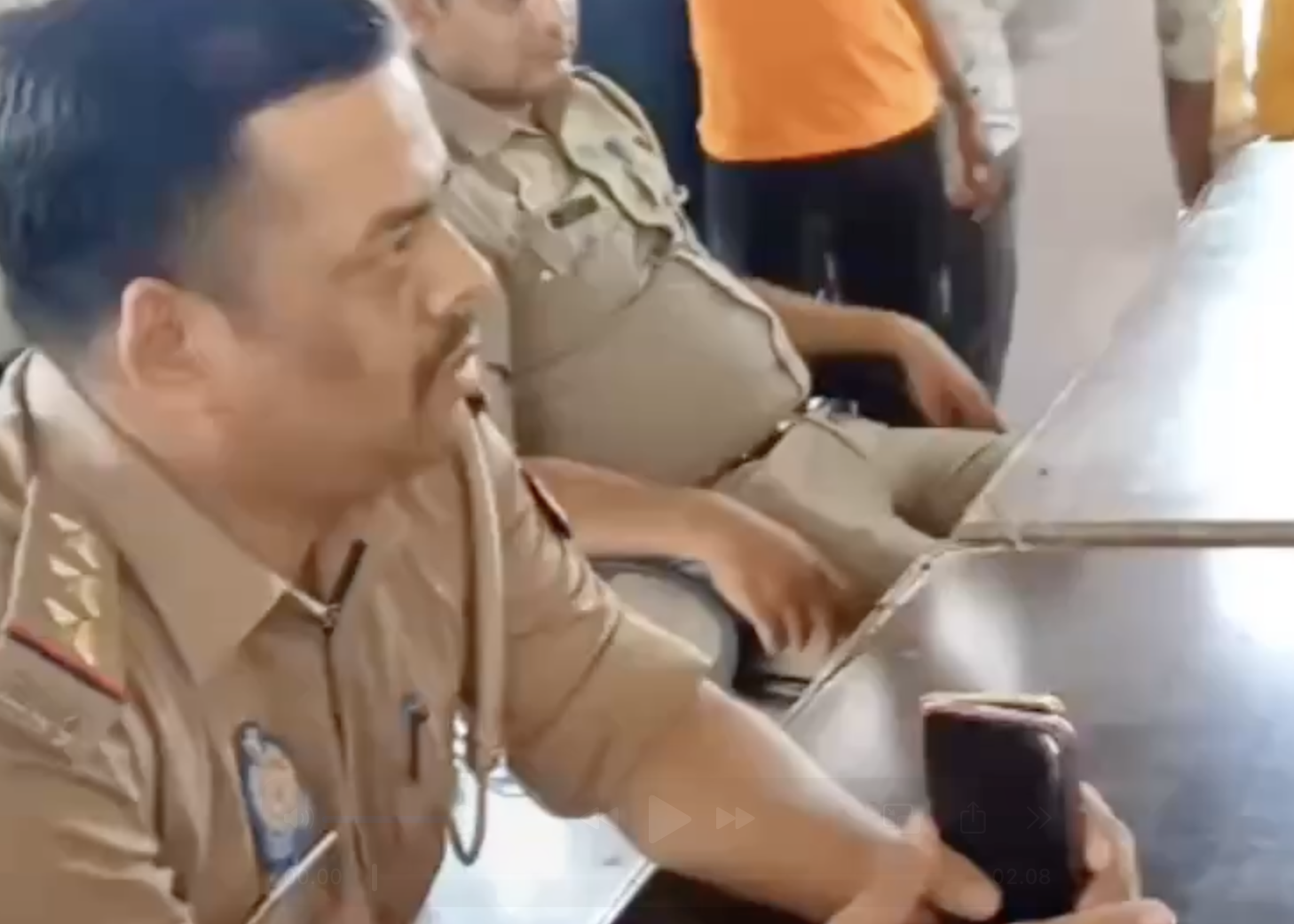 VHP-Bajrang Dal Protest Over Interfaith Couple Clash With Police Over FIR in Fatehpur