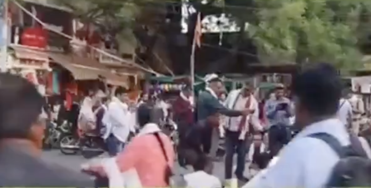 AHP-RBD Sit-In Leads Anti-Muslim Chants, Demands Economic Boycott of Muslims in Khandwa