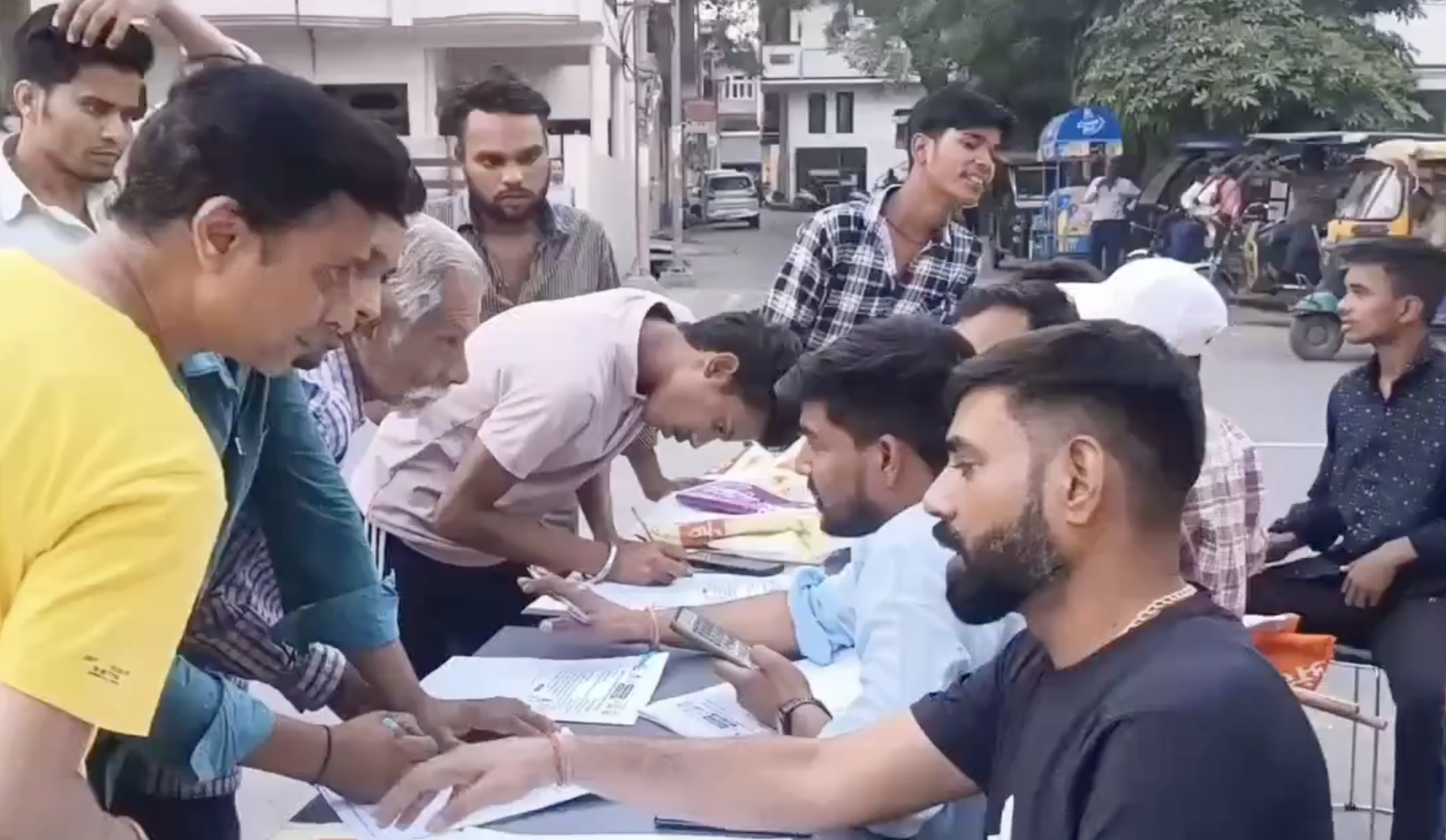 AHP-Bajrang Dal Signature Campaign in Agra Demands Ban on Madrasas and Boycott of Muslims