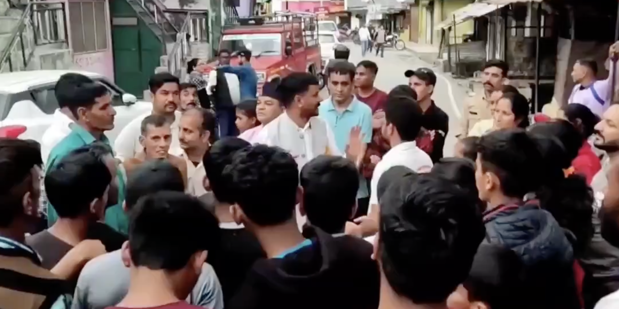 In Quansi, Rakesh Tomar Threatens Eviction of Muslim Tenants, Protesters Chant ‘Shoot the Traitors’