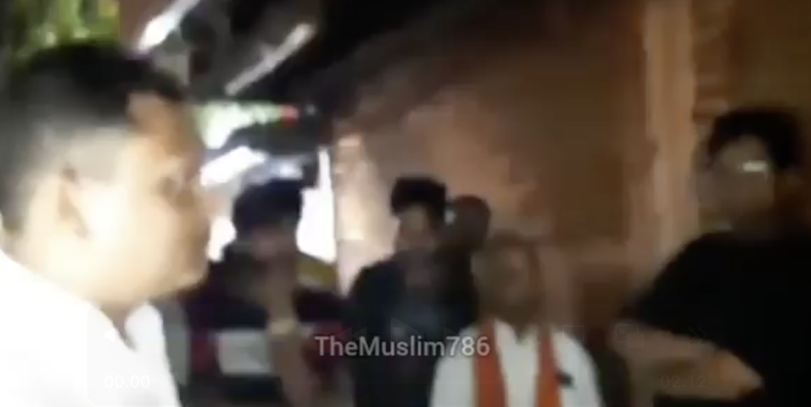 Hindu Nationalists Accuse Muslim Youths of ‘Love Jihad’ for Drinking Tea in Varanasi