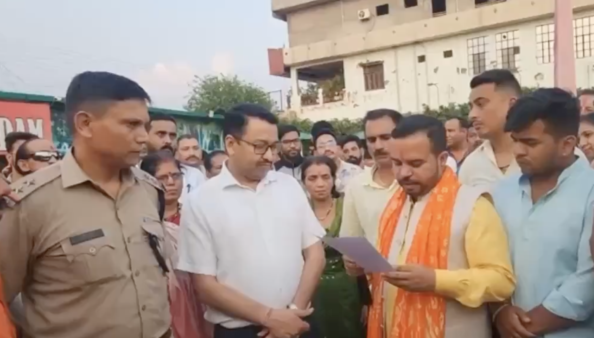 Vipin Pandey Submits Memo Demanding Forced Muslim Name Display at Food Stalls in Haldwani