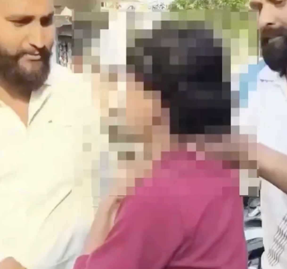 In Sant Kabir Nagar, Muslim Man Assaulted Over WhatsApp Status With Pakistan Flag Image