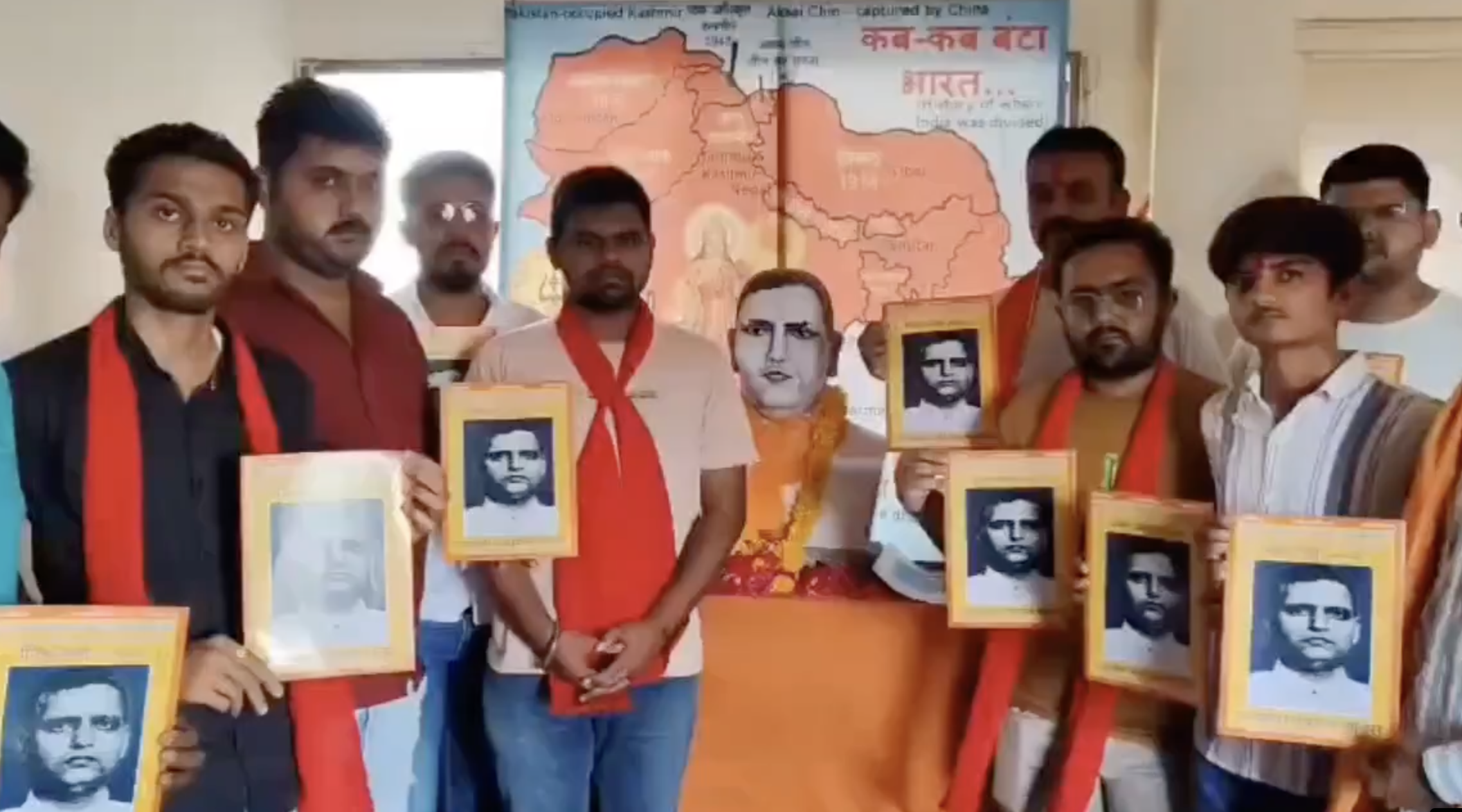 In Jamnagar, Hindu Sena Puts Up Godse Posters; Calls Him “Mahatma” and Praises His Ideology