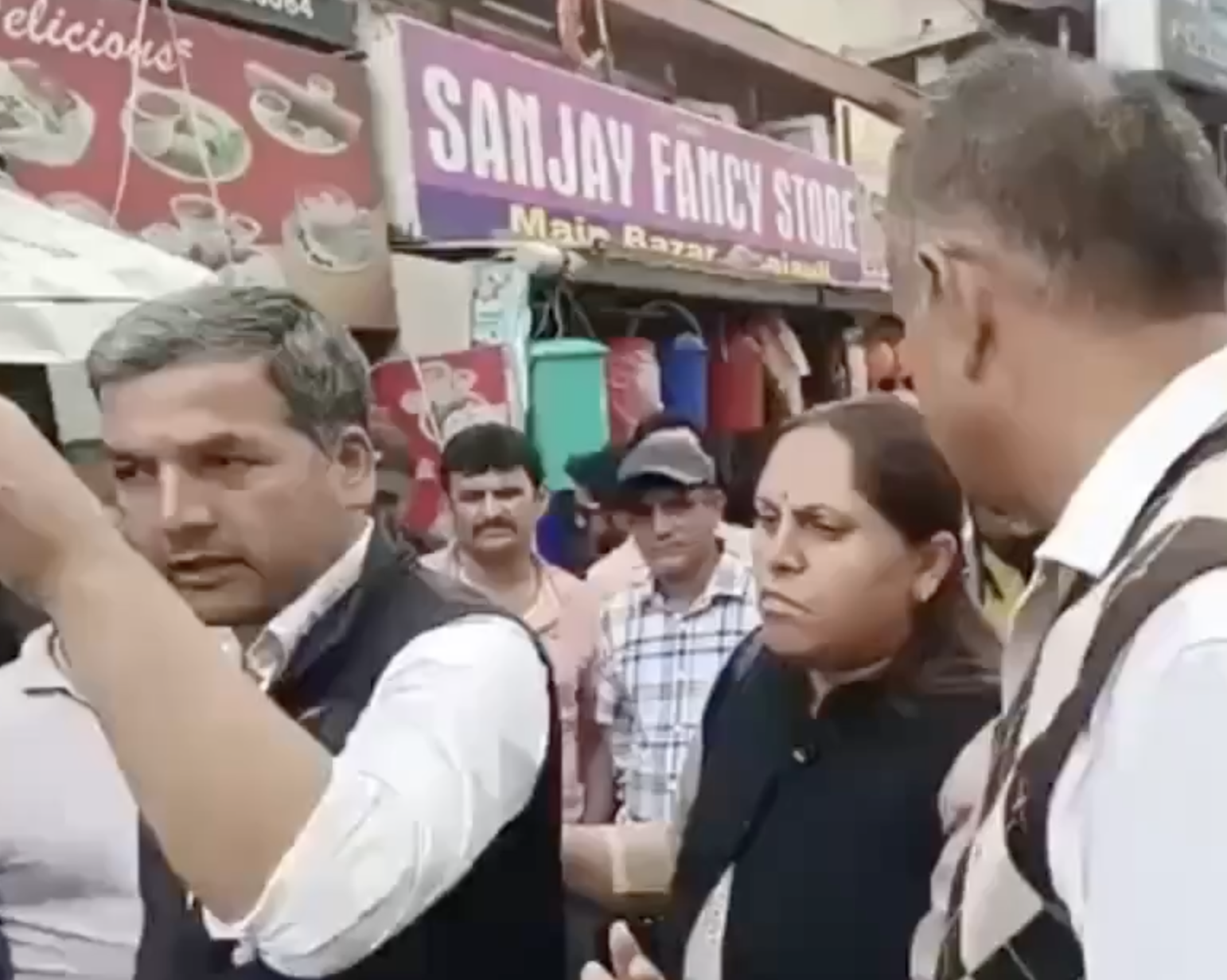 In Sanjauli, Hindu Group Attempts To Block Friday Prayers Again; Issues Threats If Mosque Remains Open