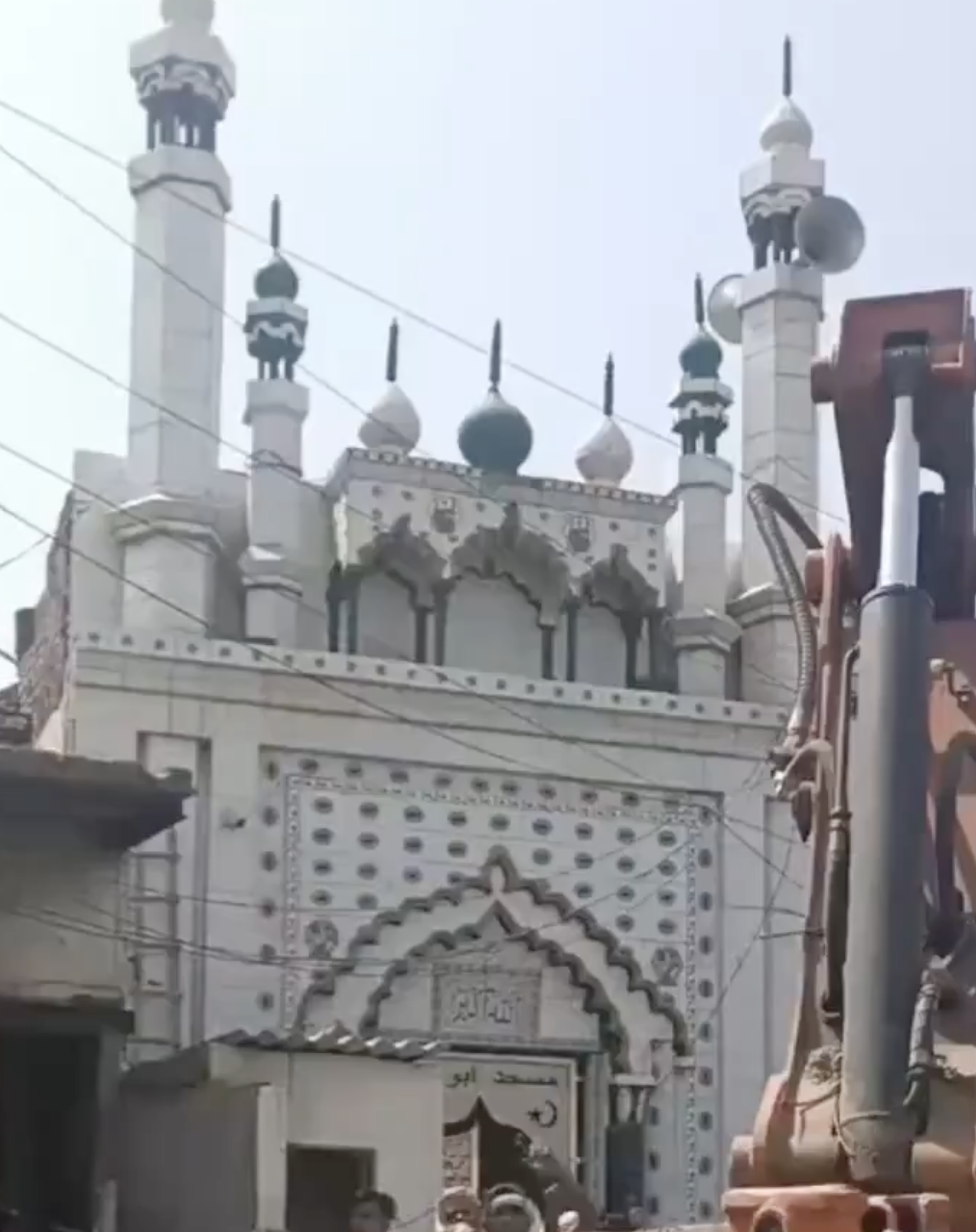 In Faridabad, mosque boundary wall demolition halted after community resistance