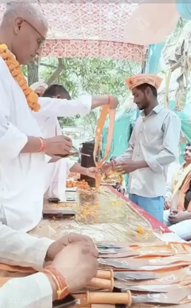 In Lucknow, AHP-Bajrang Dal holds trishul distribution rally