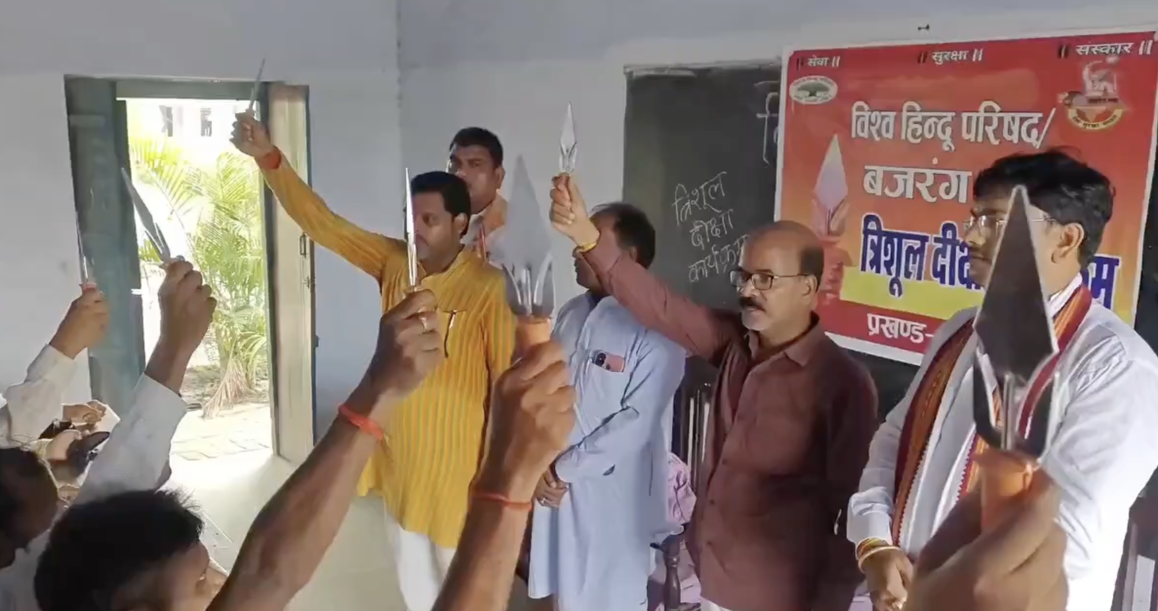 In Baskhari, Bajrang Dal Distributes Trishuls; Recruits Members in Oath Ceremony