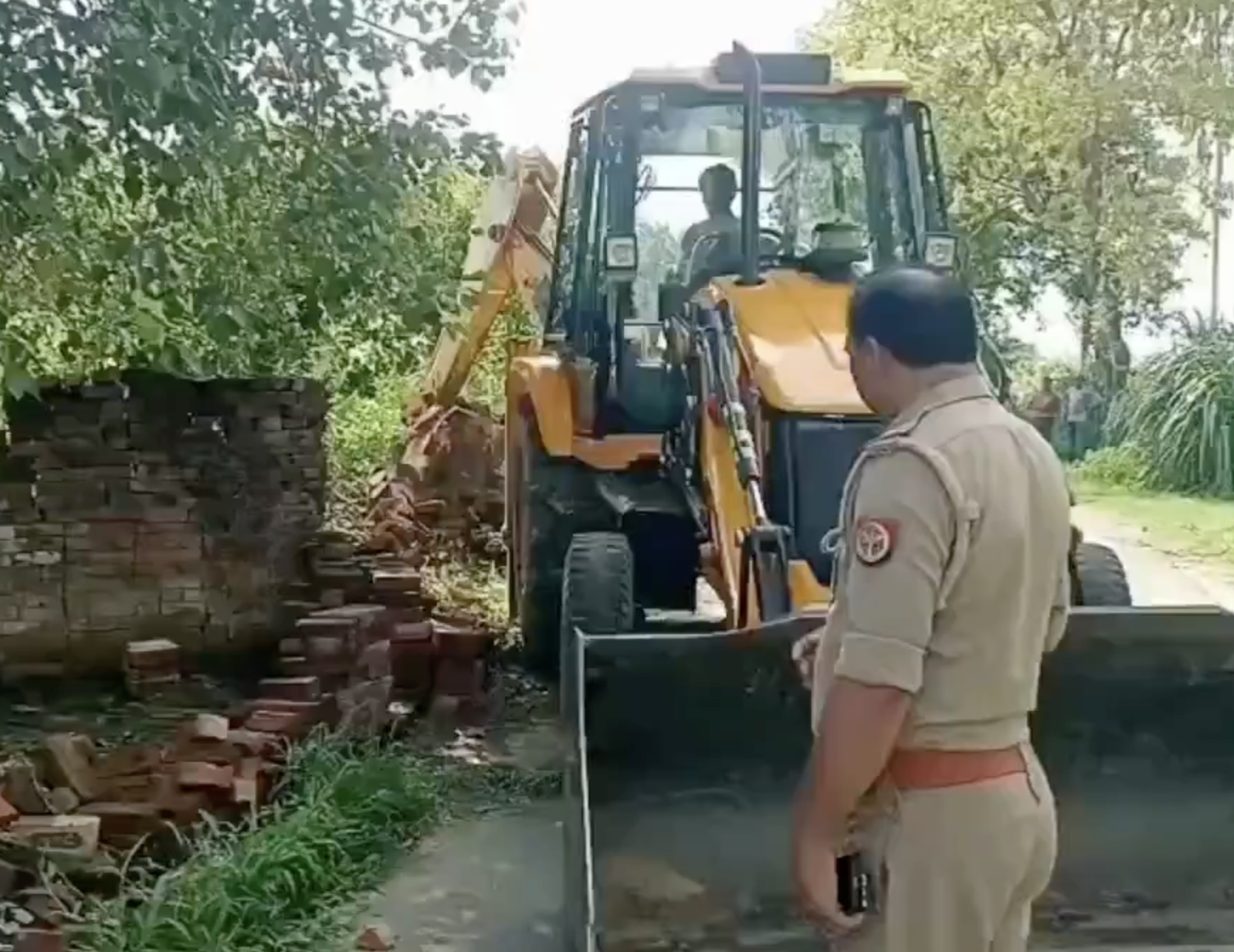 In Akhbandpur, Authorities Use Bulldozers to Demolish Mazar; Claim It Was Illegal
