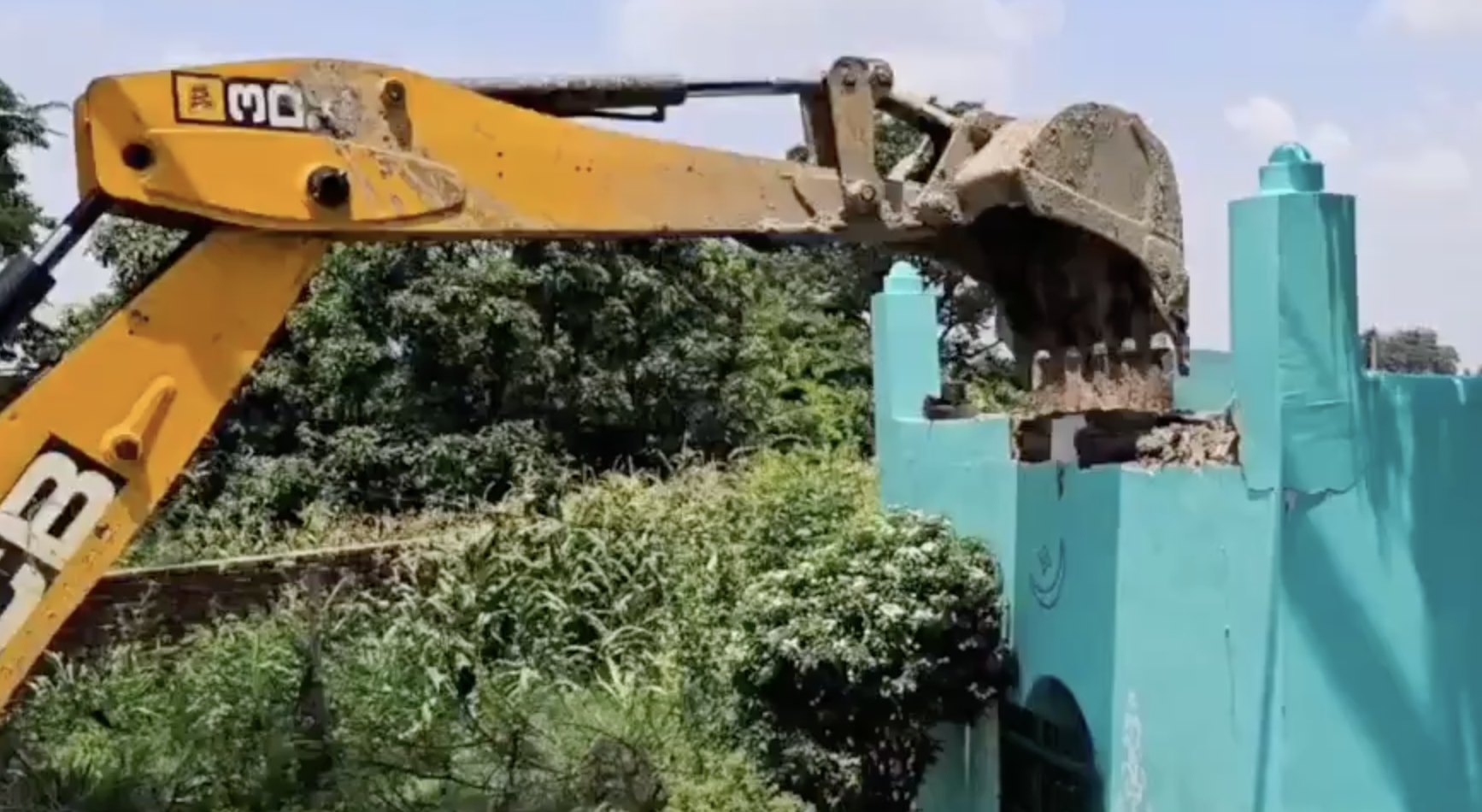 In Jaloli, District Officials Demolish Mazar After VHP Complaint; Label It ‘Mazar Jihad’