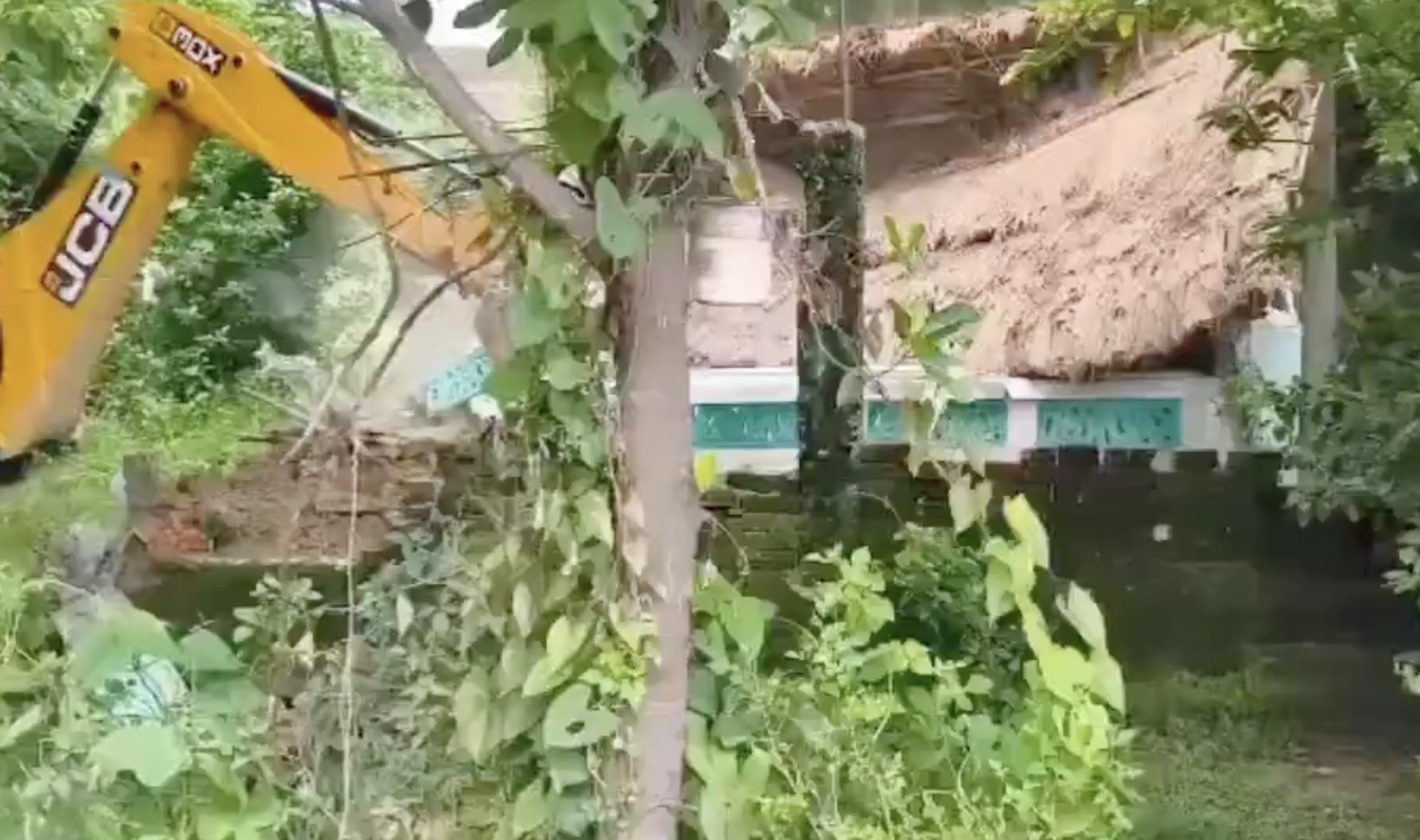 In Ramnagar, Authorities Demolish Mazar, Alleging Illegal Construction on Railway Land