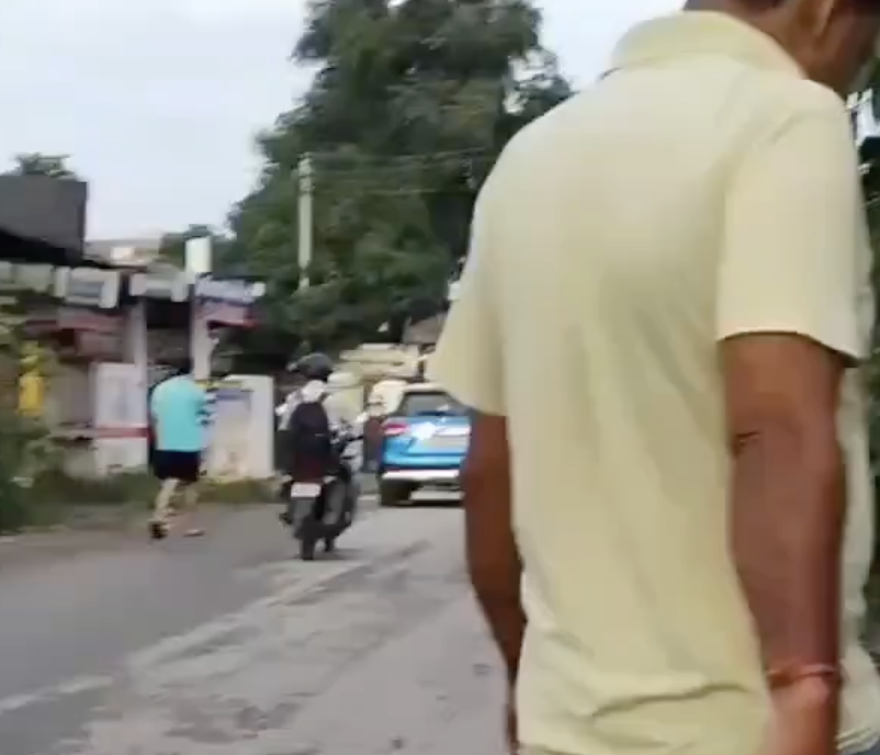 In Dehradun, Kali Sena Leader Threatens Muslim Meat Sellers With Violence