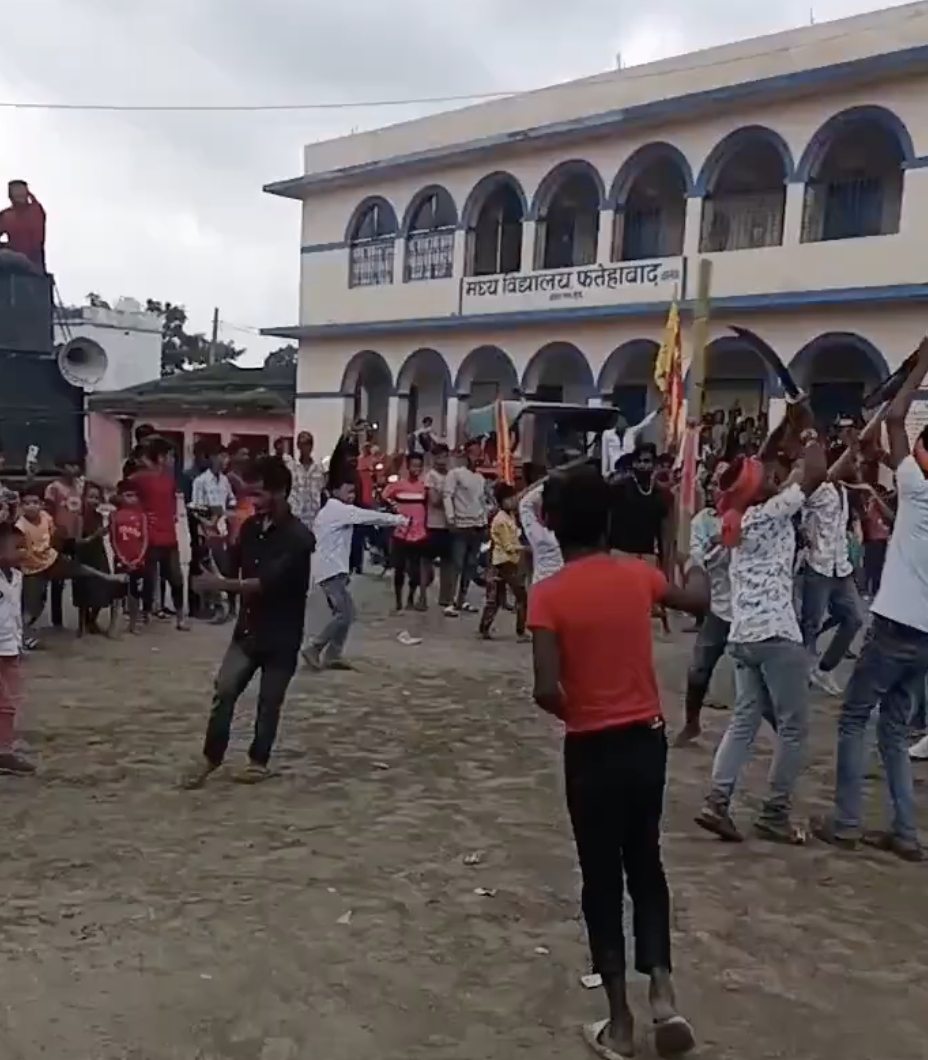 In Muzaffarpur, Bajrang Dal rally features sword-wielding participants