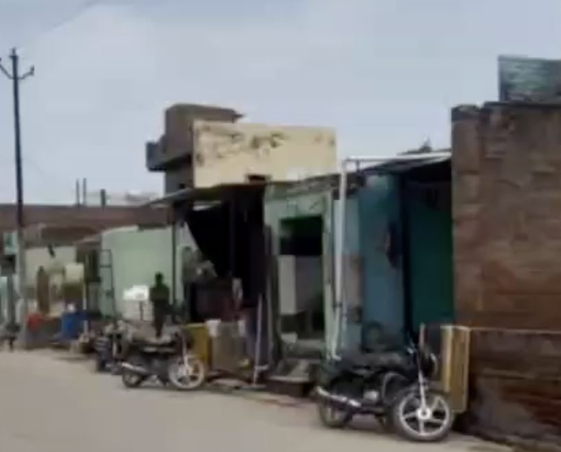 In Govardhan, cow vigilantes threaten meat shop owner and force closure