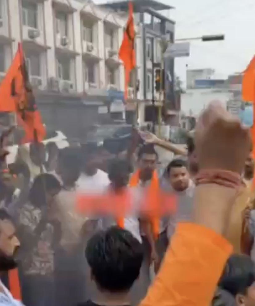 In Haridwar, VHP-Bajrang Dal burns effigy demanding death for alleged cow killers