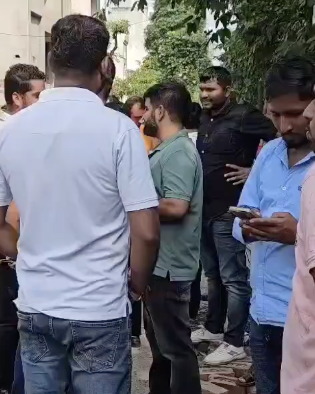 In Moradabad, VHP-Bajrang Dal raid housing site accusing Muslim workers of offering namaz