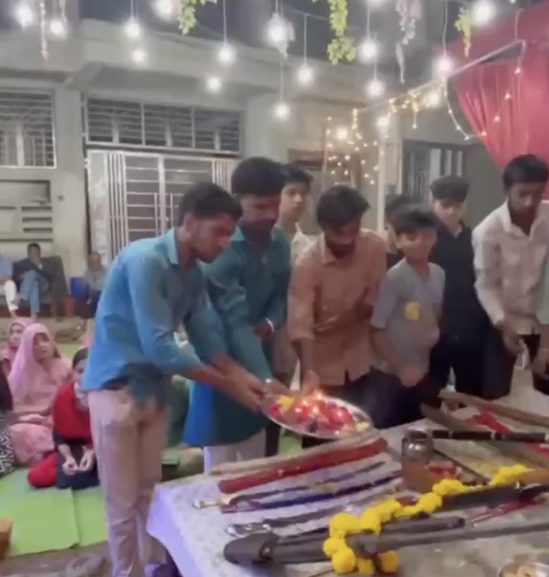 In Hatta, VHP and Bajrang Dal stage Shastra Puja with children worshipping weapons