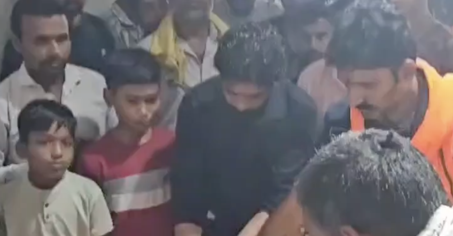 In Satlapur, VHP-Bajrang Dal hold Shastra Poojan with women and children brandishing weapons