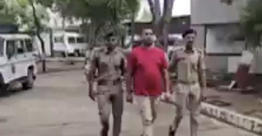 In Nadiad, Bajrang Dal raids Christian prayer; pastor arrested for alleged “conversions”