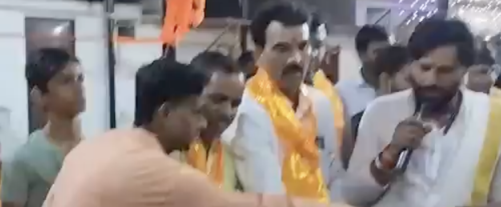 In Indore, VHP-Bajrang Dal conduct Shastra Pujan with guns and swords