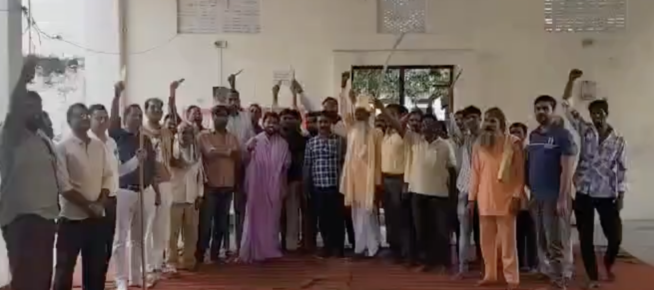 In Jahazpur, VHP-Bajrang Dal hold Vijay Dashami Shastra Pujan with sword displays