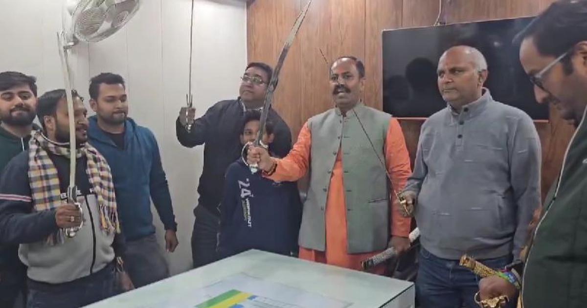 Uttar Pradesh: 10 Hindu Raksha Dal members arrested for distributing swords in Ghaziabad (Scroll)