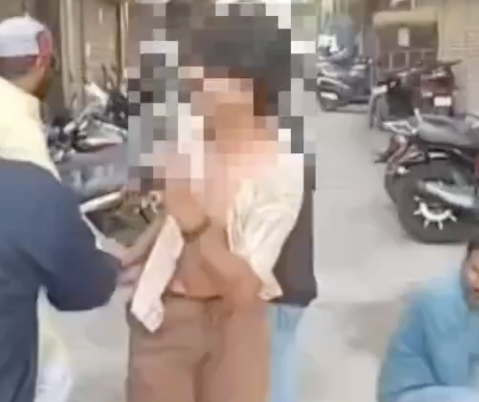 In Bhopal’s MP Nagar, Bajrang Dal assaults a Muslim man over “love jihad” and parades him