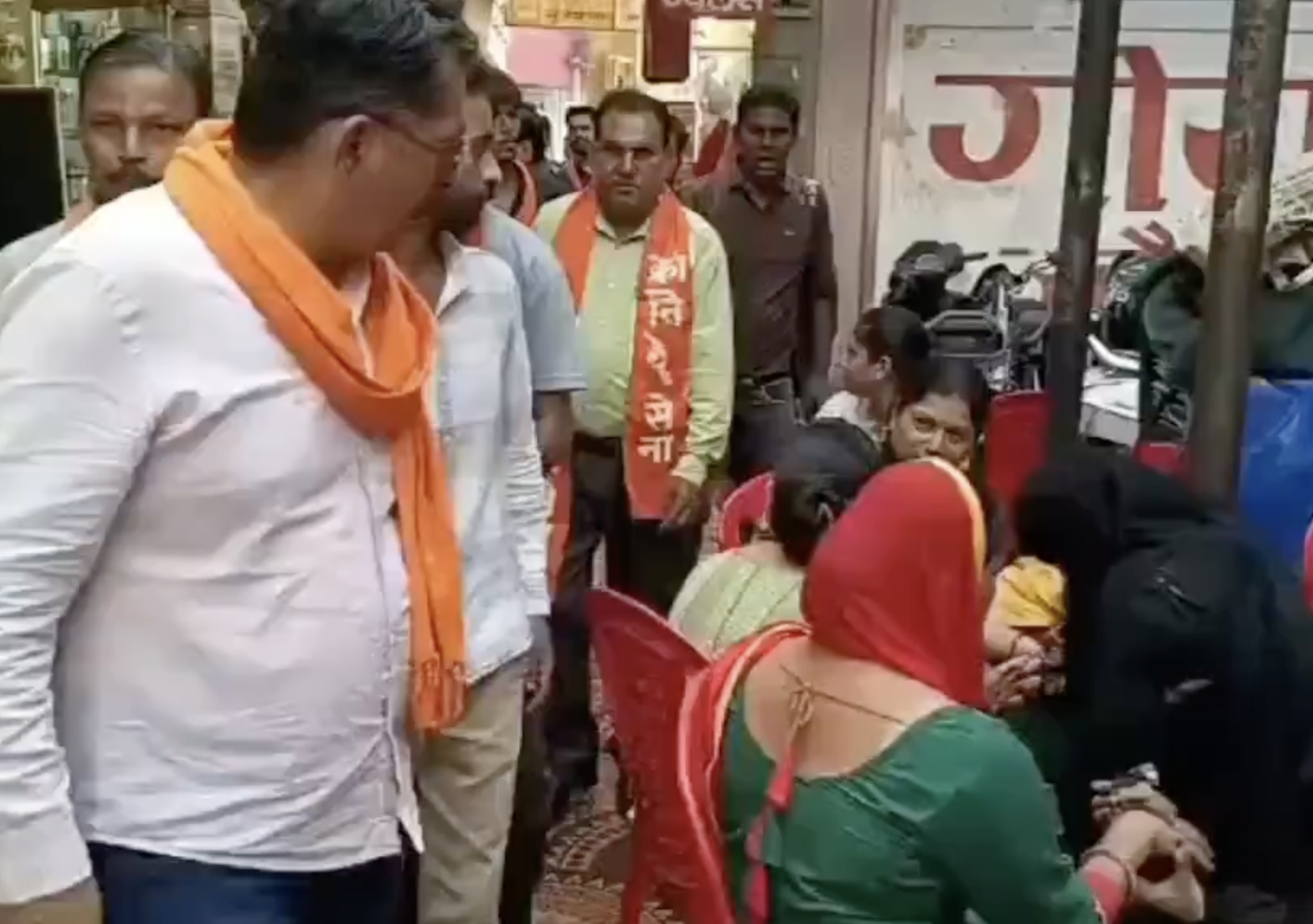 In Muzaffarnagar, groups push “Mehndi jihad” urging women to avoid Muslim artists