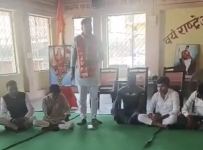 In Maharajganj, AHP–RBD vow to “build the temple at Mathura” and expand Chalisa centers