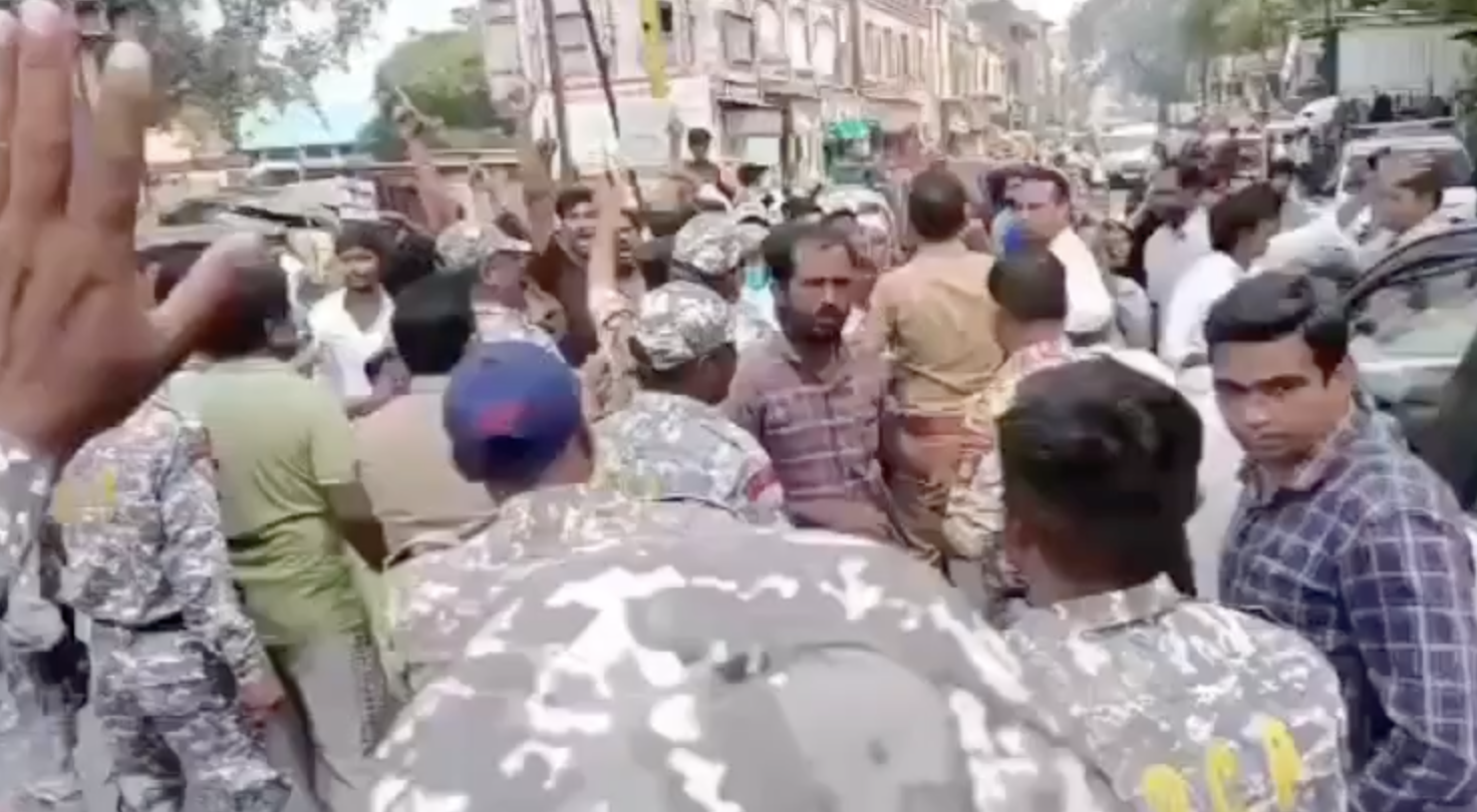 In Baidpura, police and Bajrang Dal raid meat shop over beef allegations; clash erupts