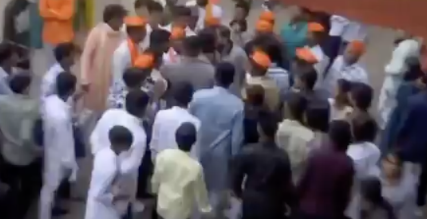 In Sarasbaug, Pune, Bajrang Dal disrupts Diwali Pahat; police intervene