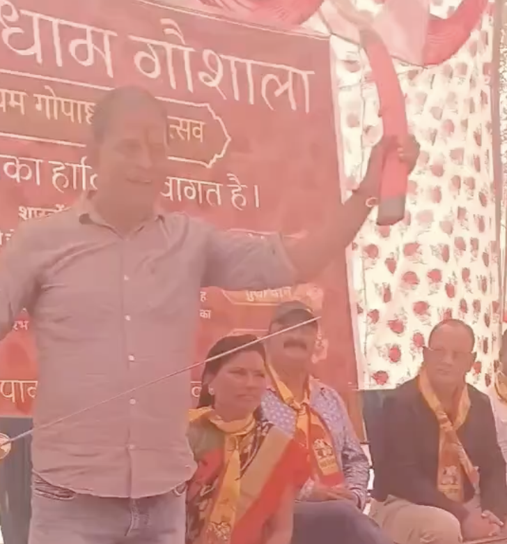 In Dehradun, Kali Sena Leader Bhupesh Joshi Brandishes Swords and Threatens Those Who “Cut Our Cow-Mother”