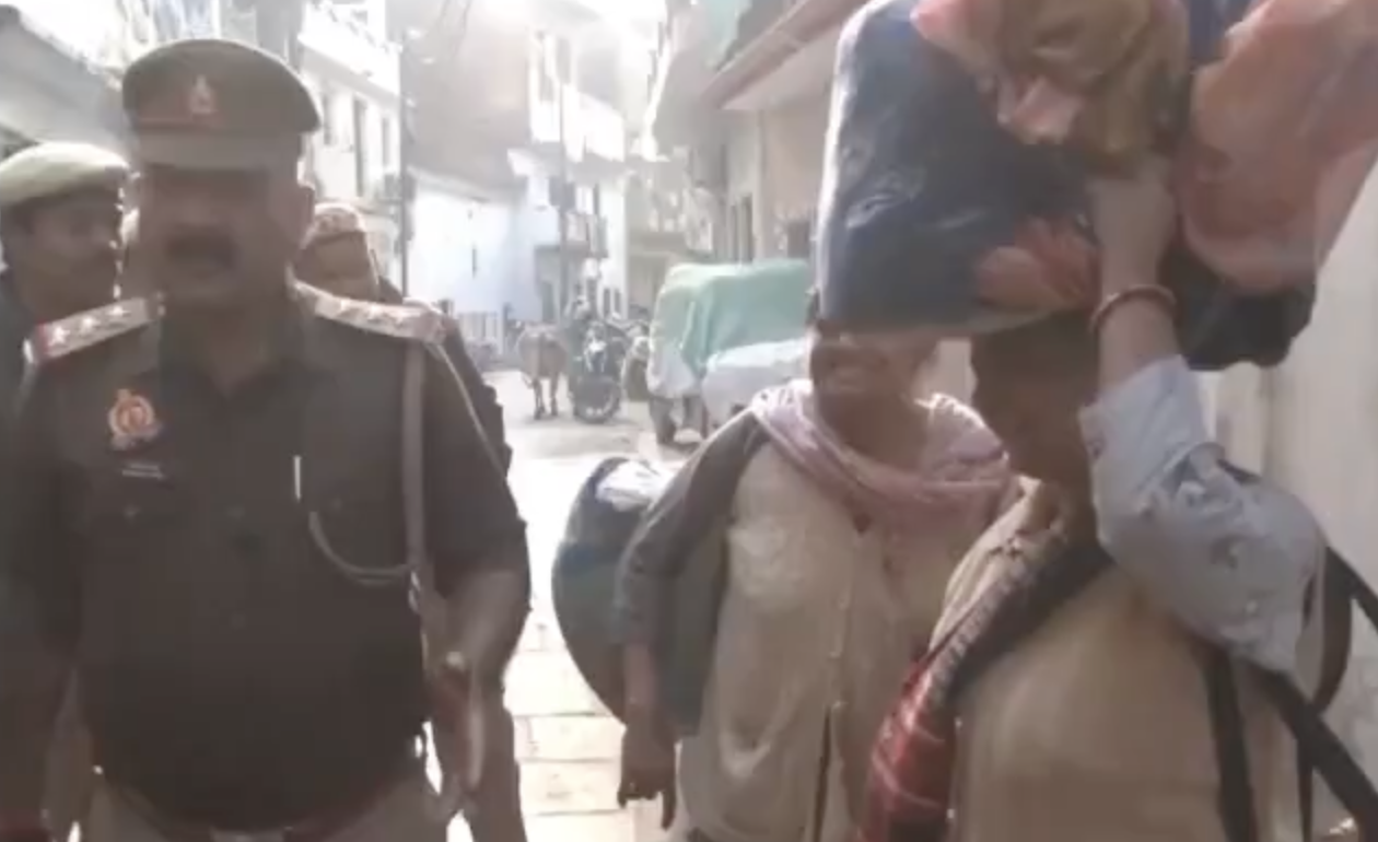 In Varanasi, Police Conduct Door-to-Door Checks Under ‘Operation Torch’