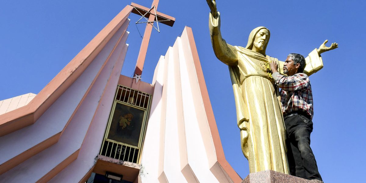 Christmas Celebrations Cancelled: Kerala Postal Employees ‘Punished’ After Refusing to Sing RSS Song(The Wire)