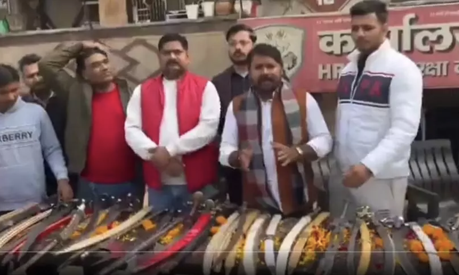 Hindutva extremists distribute swords to Uttar Pradesh houses (Madhyamam Online)