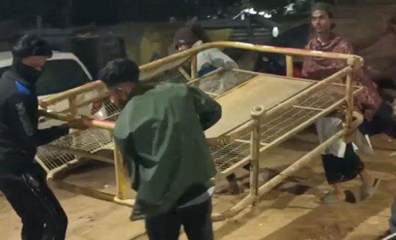 Muslim rickshaw puller assaulted, partially buried in sand, set on fire by Hindutva men in Agartala (Maktoob Media)