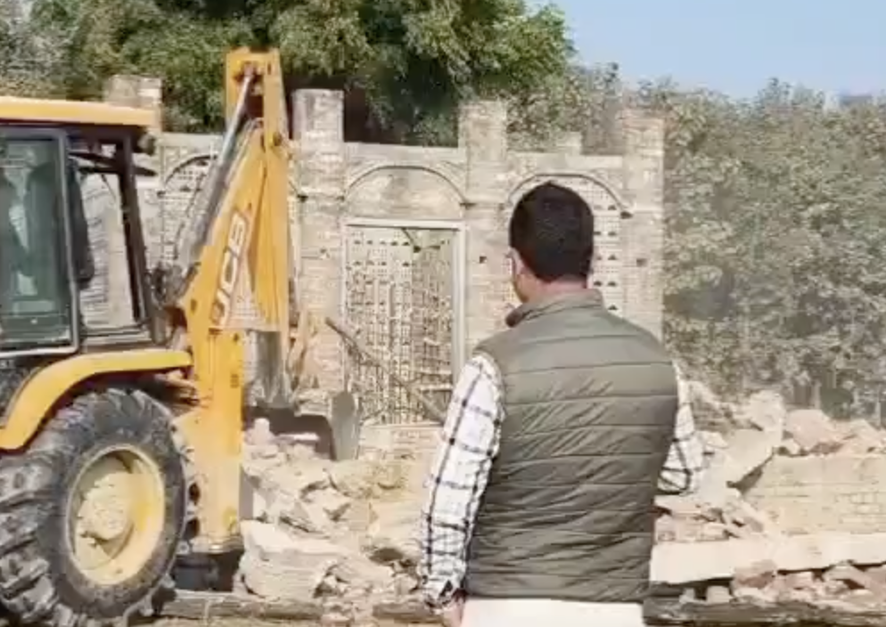 In Shravasti, Authorities Demolish Hazrat Pyare Shah Baba Shrine