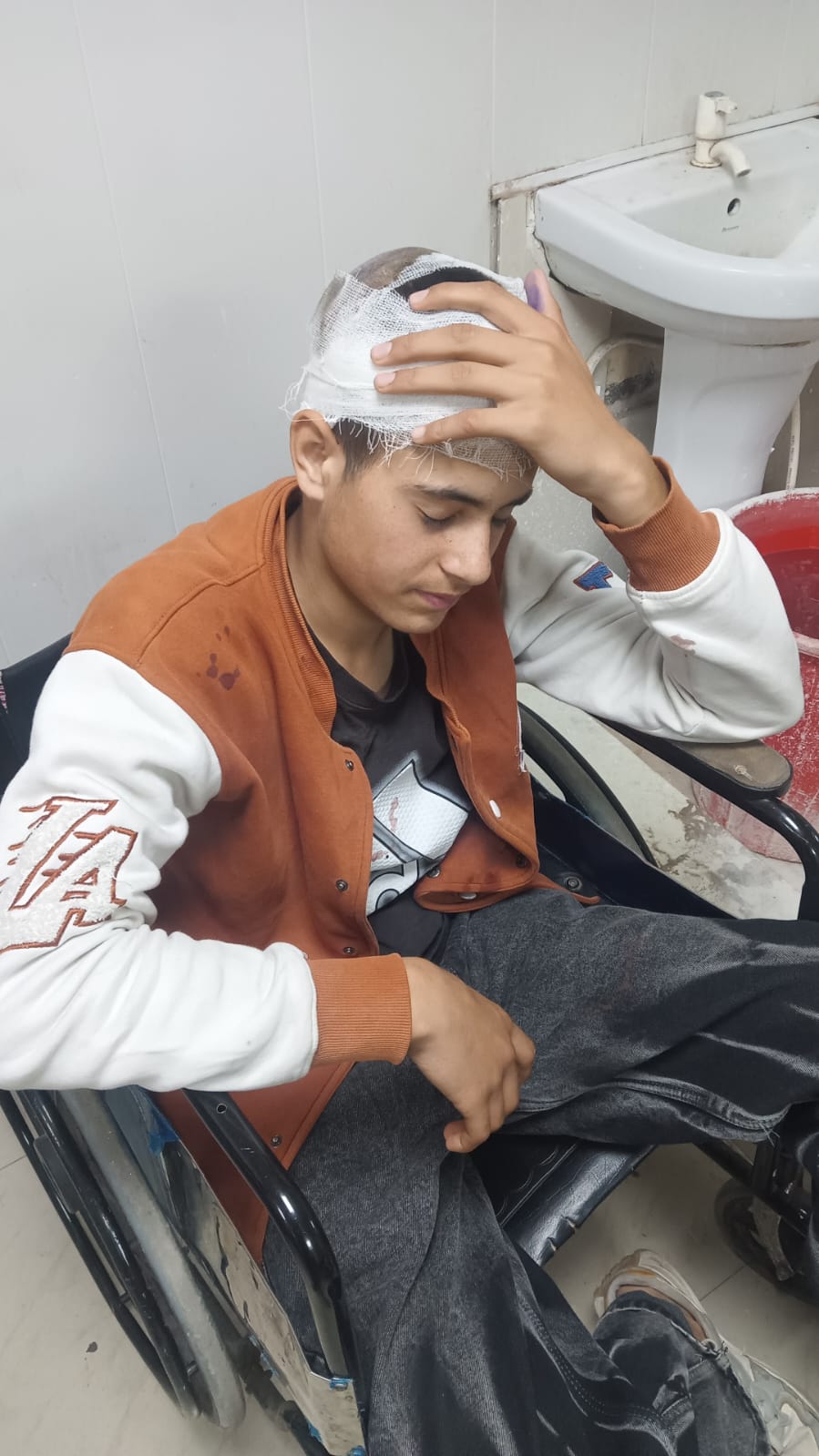 Bloodstains on Pashmina: Kashmiri shawl sellers heckled, assaulted across states over faith, identity (Alt News)