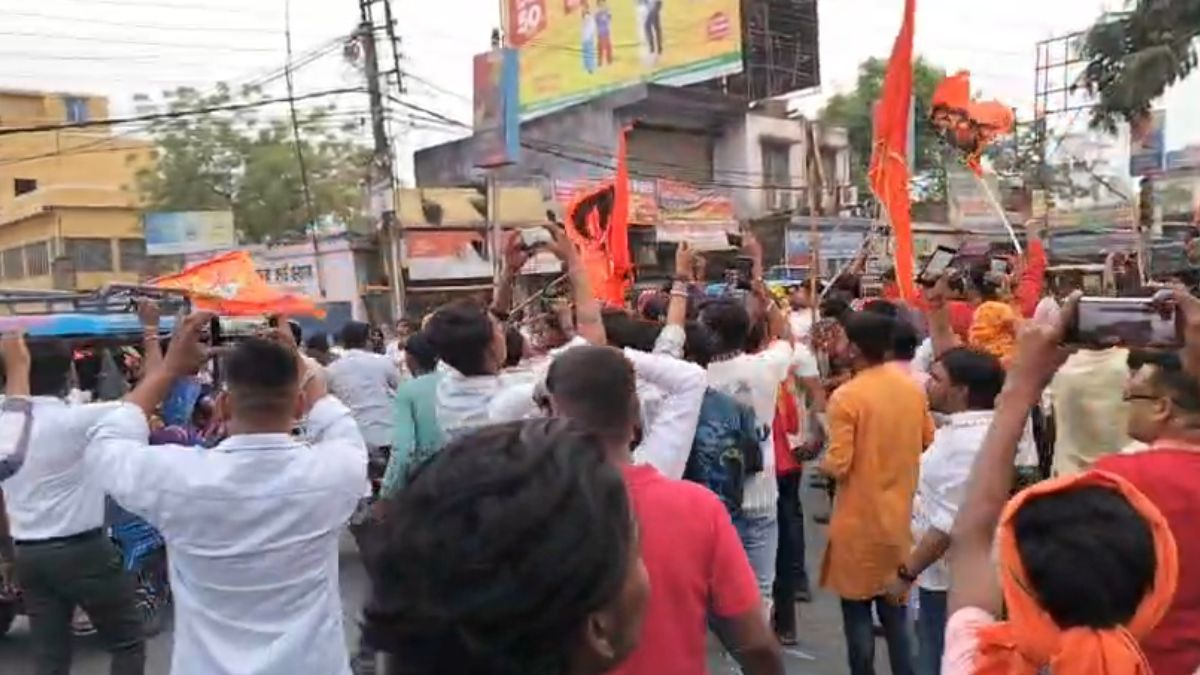 Murshidabad: Ram Navami rally turns violent as Hindutva mob vandalises Muslim shops, sets fire to properties (Maktoob Media)
