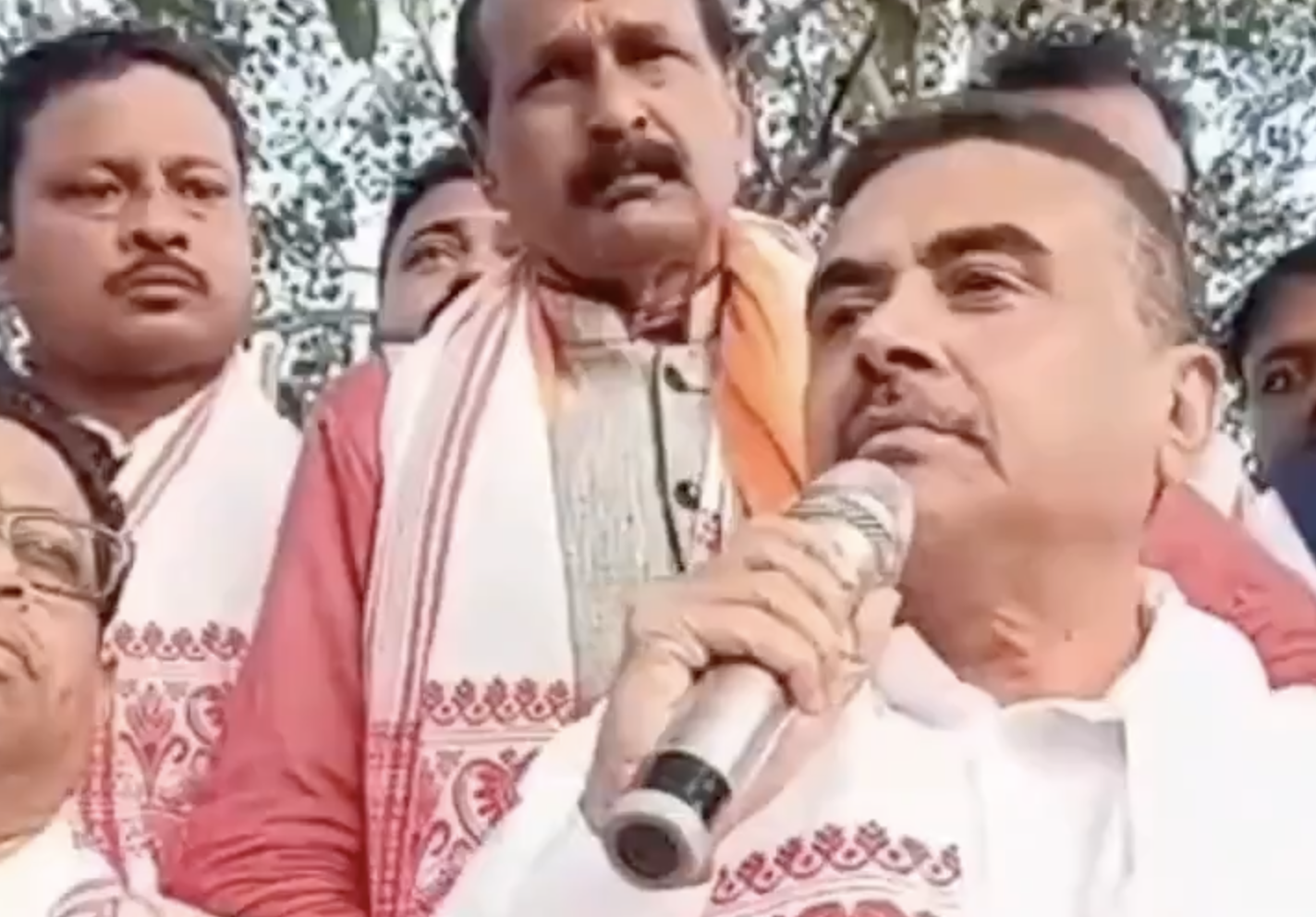 In Bankura, Suvendu Adhikari Vows to Erase Mughal Names and Flags “Bangladeshi” Voters