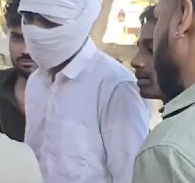 In Jaipur, Bajrang Dal Men Carry Sticks Into Park to Intimidate Valentine’s Day Couples