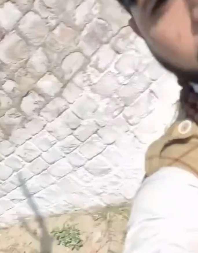 In Agra, Bobby Chaudhary Tells Muslim Hawkers They Cannot Do Business in the Village