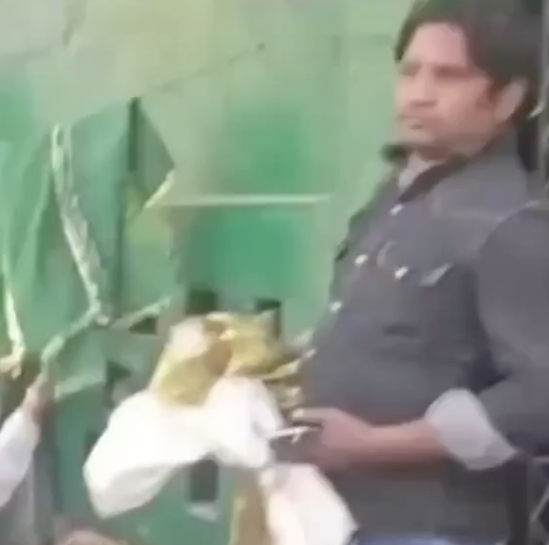 In Ghaziabad, BJP Mayor Threatens Removal of Mazar and Orders Vendors to Vacate