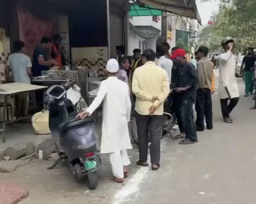 In Ghaziabad, Hindu Groups Force Restaurants to Shut During Navratri