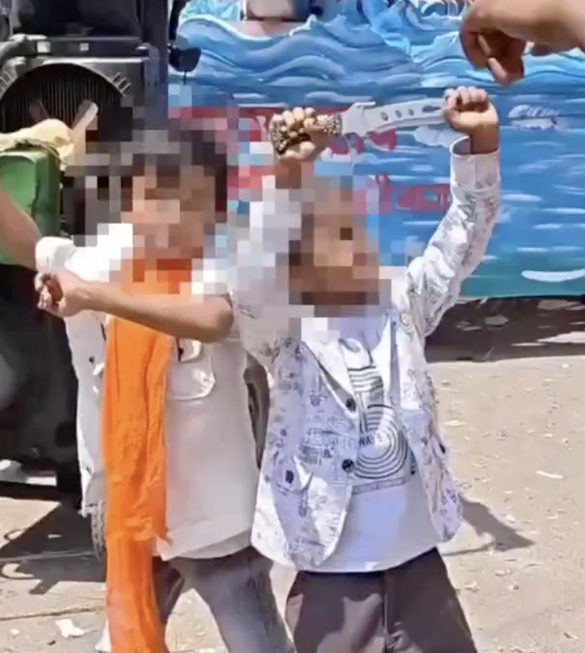In Hazaribagh, Children Brandish Swords and Knives During Ram Navami Procession