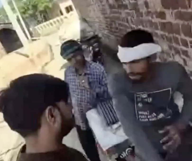 In Agra, Hindu Nationalist Warns Muslim Hawkers Not to Enter Village