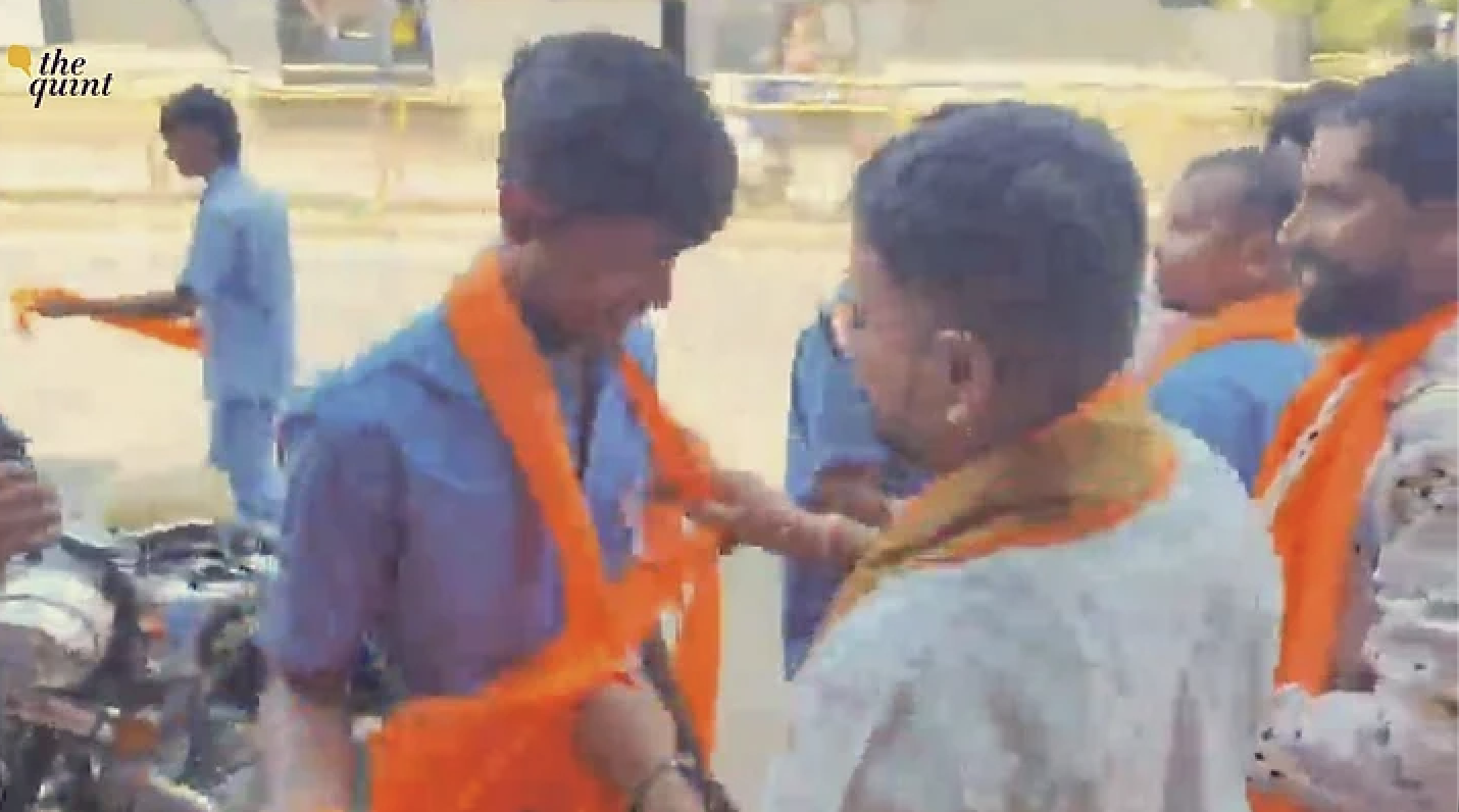 ‘Saffron Scarf’ Protests Erupt After Karnataka Hijab Ban Revocation in Hubballi (The Quint)