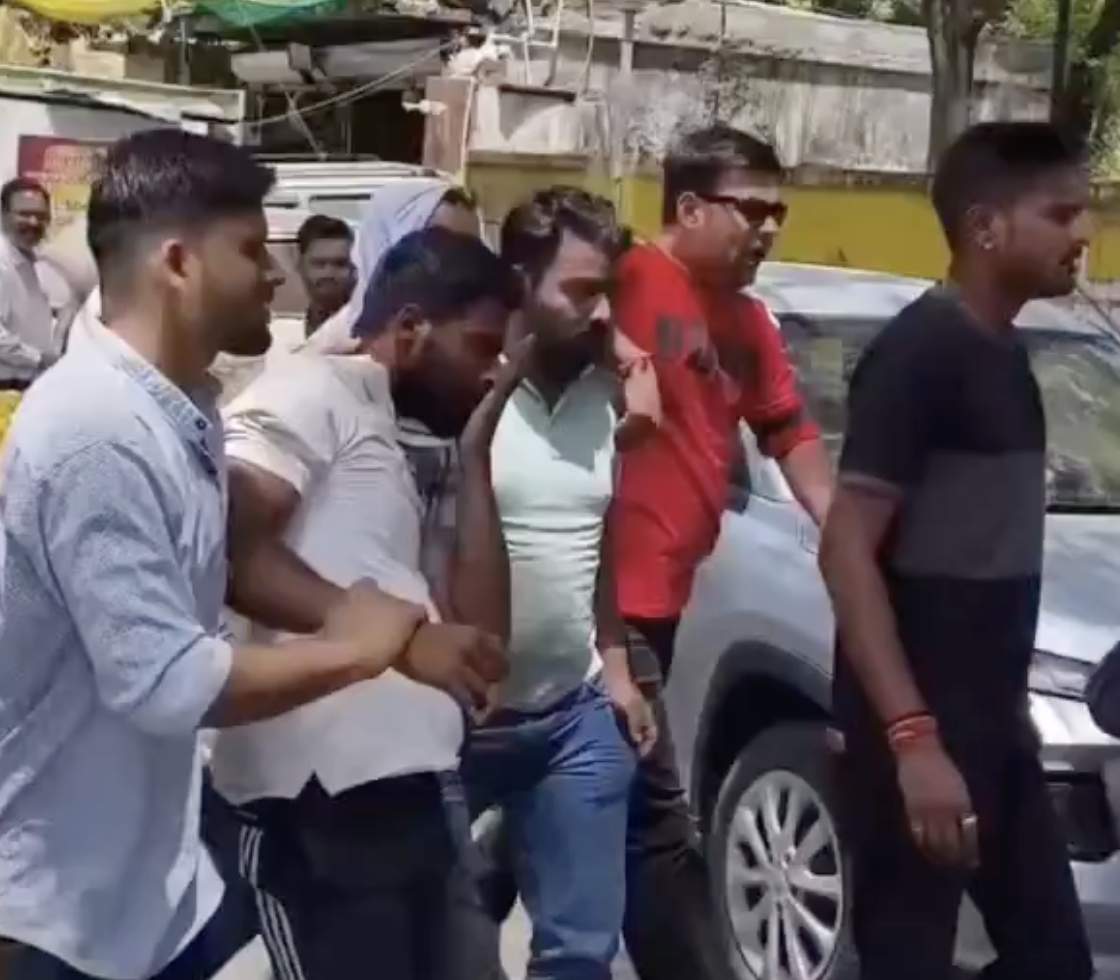 In Dewas, VHP-Bajrang Dal Assault Muslim Bus Conductor Over Interaction With Woman