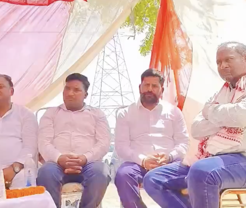 In Sultanpur, Speaker Urges Hindus to Combine Religious Learning With Arms Training